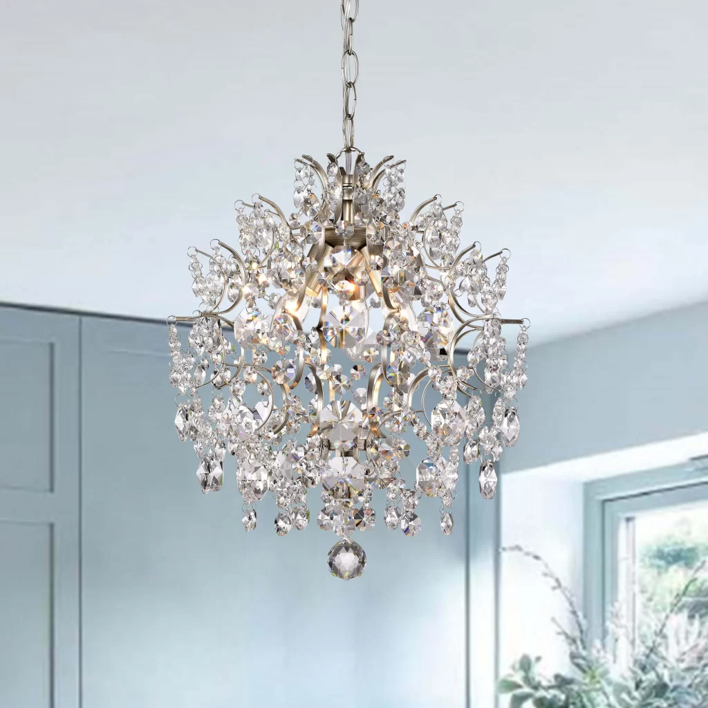Five reasons why crystal chandeliers are not fashionable in 2022